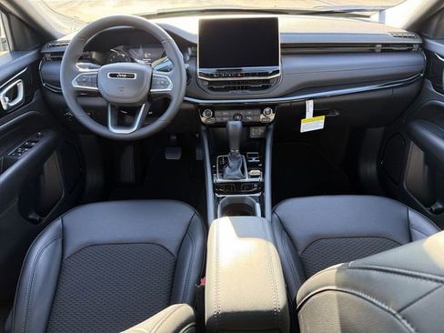 New 2026 Jeep Compass Latitude image 15