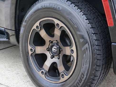 Used 2023 Jeep Wagoneer 2WD w/ Convenience Group I image 7