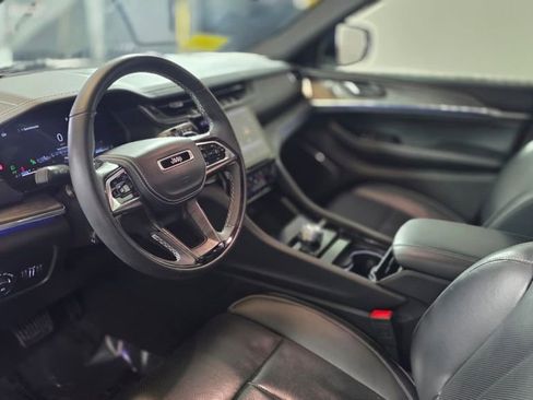 Used 2024 Jeep Grand Cherokee Overland w/ Adv Protech Group III image 16