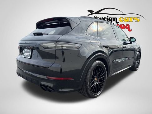 Used 2023 Porsche Cayenne GTS image 7