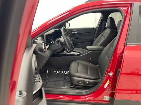 New 2026 Chevrolet Trax RS w/ Sunroof Package FWD image 7