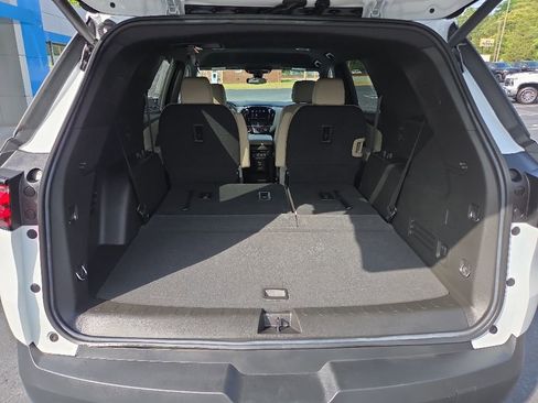 Used 2023 Chevrolet Traverse LT FWD image 10