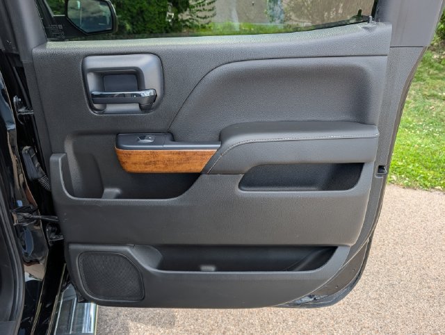 Used 2018 Chevrolet Silverado 1500 High Country AWD/4WD image 37