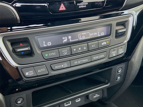 New 2026 Honda Ridgeline Black Edition image 9