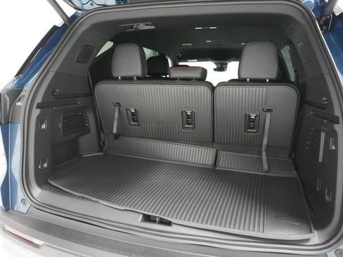 New 2026 Chevrolet Traverse Z71 w/ Enhanced Driving Package AWD/4WD image 8