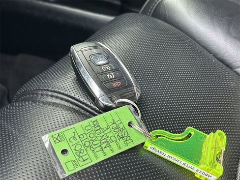 Used 2019 Lincoln Navigator Reserve image 33