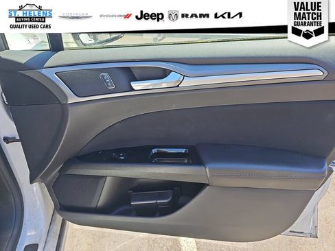 Used 2014 Ford Fusion SE FWD image 23