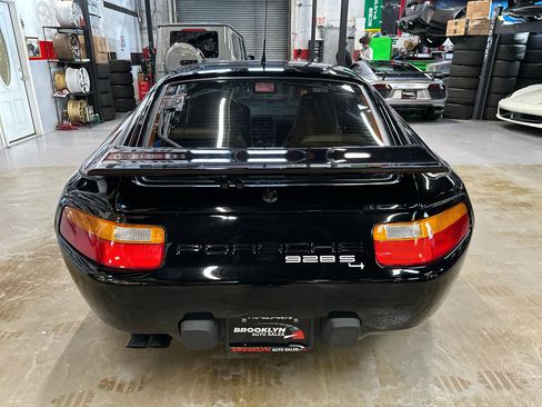 Used 1988 Porsche 928 S4 image 7