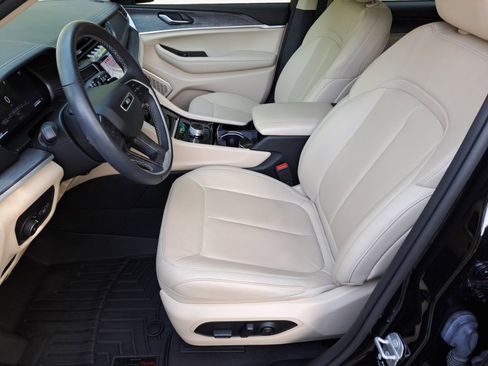 Used 2022 Jeep Grand Cherokee L Limited image 9