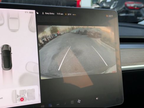 Used 2018 Tesla Model 3 Long Range image 22
