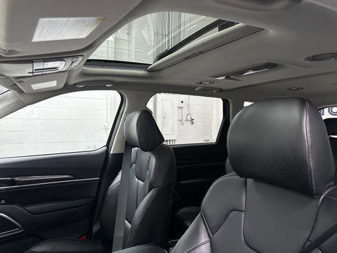 Used 2025 Kia Telluride S image 35