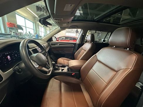 Used 2022 Volkswagen Atlas SE w/ Panoramic Sunroof Package AWD/4WD image 11