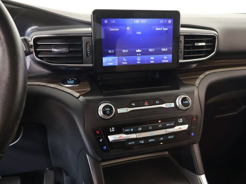 Used 2020 Ford Explorer Limited RWD image 5