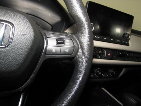 Certified 2025 Honda HR-V LX image 6