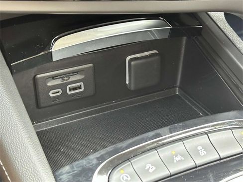 Used 2023 Buick Envision Essence w/ Technology Package I image 19