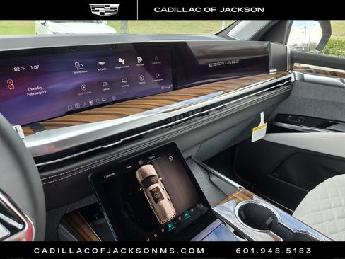 New 2026 Cadillac Escalade Platinum Luxury w/ LPO, Floor Liner Package image 15