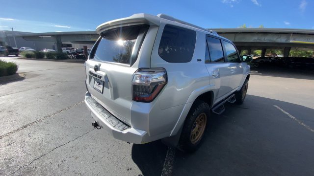 Used 2016 Toyota 4Runner SR5 AWD/4WD image 7