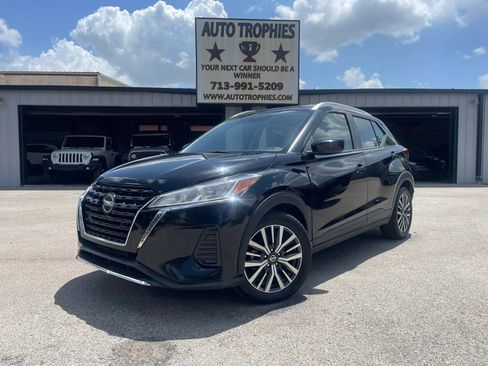 Used 2021 Nissan Kicks SV FWD image 34