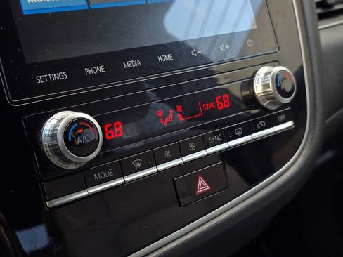 Used 2022 Mitsubishi Outlander SEL image 28