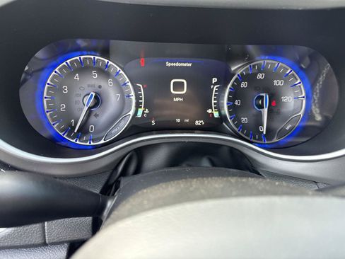 New 2027 Chrysler Pacifica Select AWD/4WD image 17