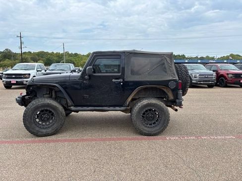 Used 2009 Jeep Wrangler X AWD/4WD image 4