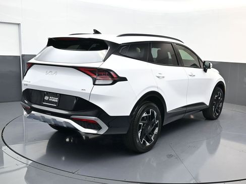 Used 2024 Kia Sportage SX image 3