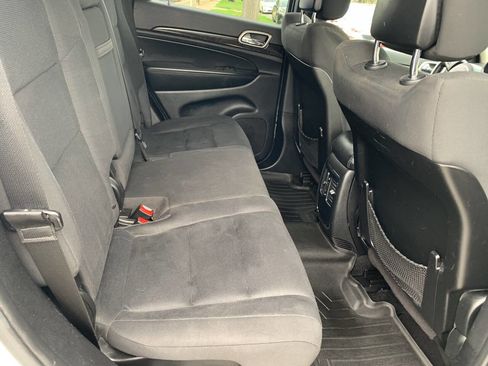 Used 2013 Jeep Grand Cherokee Laredo image 12