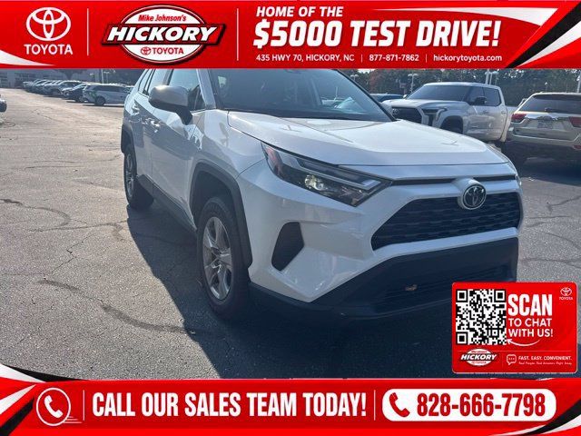 Used 2025 Toyota RAV4 XLE FWD image 1