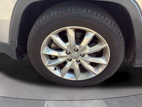 Used 2016 Jeep Cherokee Limited FWD image 46