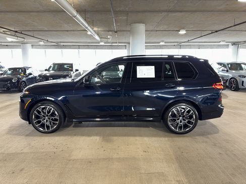 Used 2025 BMW X7 xDrive40i w/ M Sport Package AWD/4WD image 5