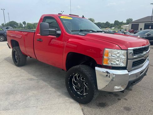 Used 2008 Chevrolet Silverado 2500 LT w/ Suspension Package, Off-Road AWD/4WD image 3