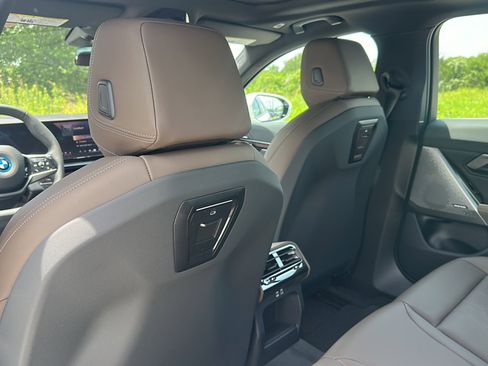 New 2026 BMW i5 eDrive40 image 14