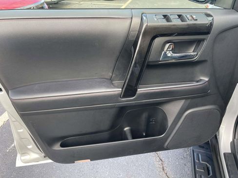 Used 2024 Toyota 4Runner TRD Off-Road Premium image 27