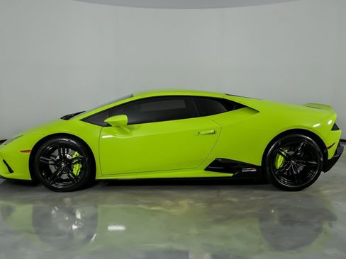 Used 2021 Lamborghini Huracan EVO RWD image 5