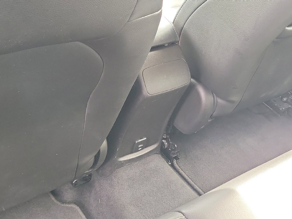Used 2018 Chevrolet Cruze Premier FWD image 14