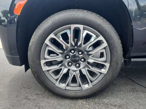Certified 2023 GMC Yukon XL Denali Ultimate w/ LPO, Floor Liner Package AWD/4WD image 33