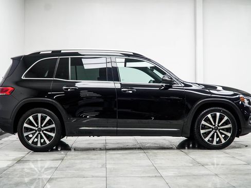 Used 2022 Mercedes-Benz GLB 250 4MATIC w/ Premium Package Lite image 7