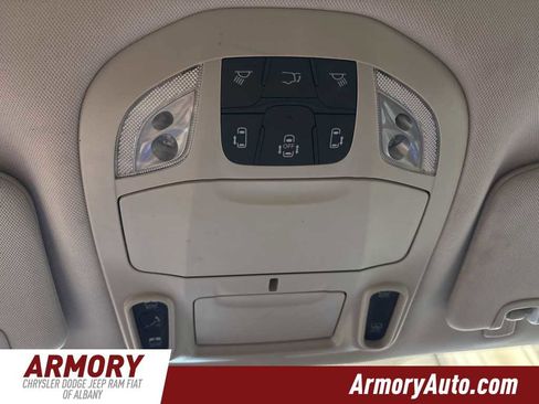 Used 2023 Chrysler Pacifica Limited image 22