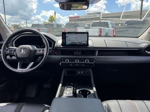 Used 2025 Honda Pilot Touring image 23