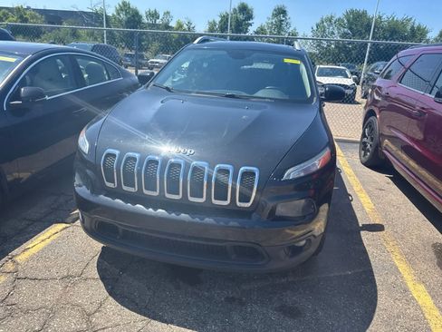 Used 2014 Jeep Cherokee Latitude w/ Comfort/Convenience Group AWD/4WD image 3