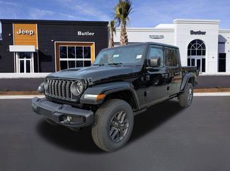 New 2026 Jeep Gladiator Sport video 2