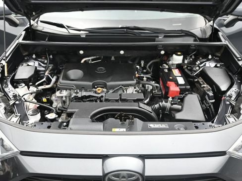 Used 2020 Toyota RAV4 XLE image 31
