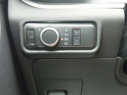Used 2022 Ford Explorer XLT RWD image 29