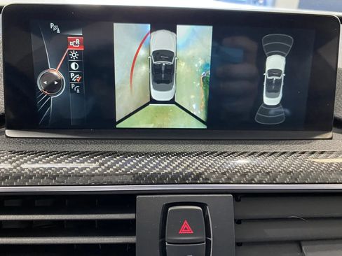 Used 2016 BMW M4 Convertible image 19