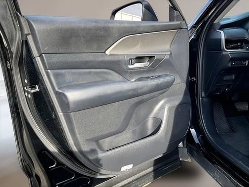 Used 2024 Toyota Grand Highlander XLE image 17