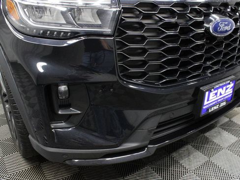 Used 2025 Ford Explorer ST-Line w/ ST-Line Street Pack AWD/4WD image 56