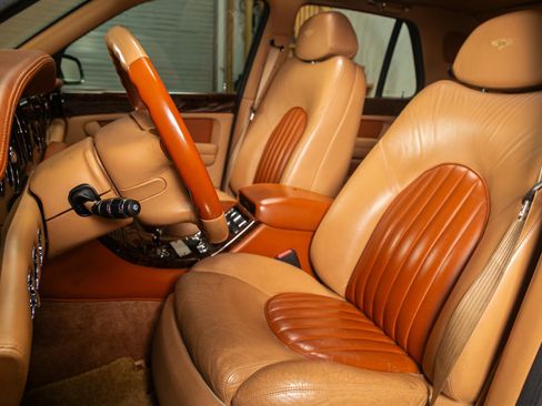 Used 2001 Bentley Arnage Red Label RWD image 4