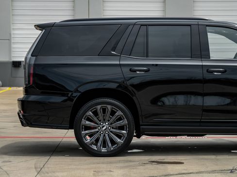 Used 2025 Cadillac Escalade V AWD/4WD image 22