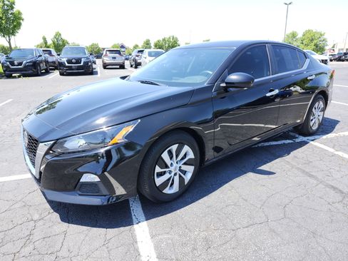 Used 2022 Nissan Altima 2.5 S FWD image 11