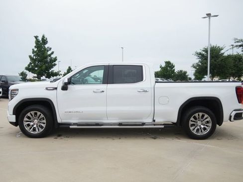 Used 2023 GMC Sierra 1500 Denali w/ Technology Package AWD/4WD image 5
